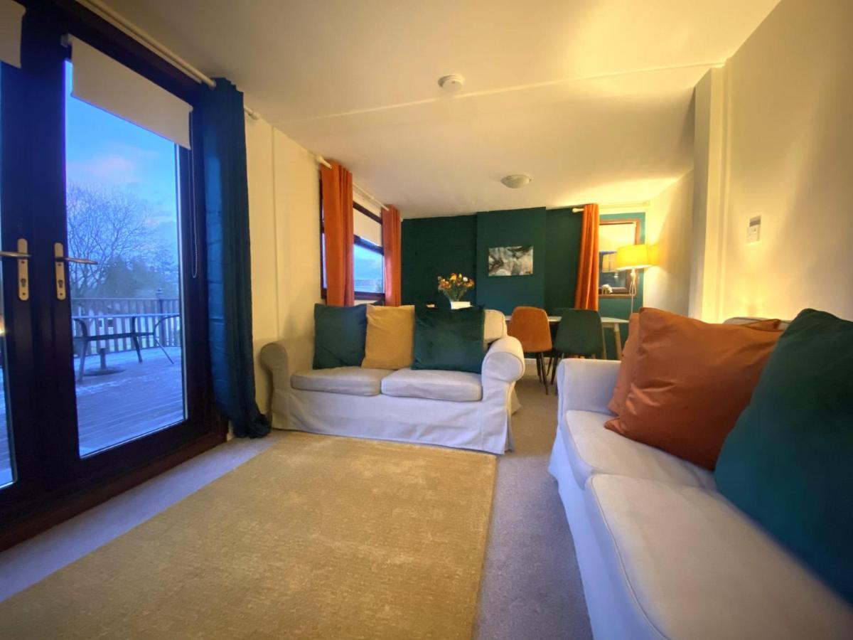 Stunning 4-Bedroom Cabin With Hot Tub In Beattock! Екстер'єр фото